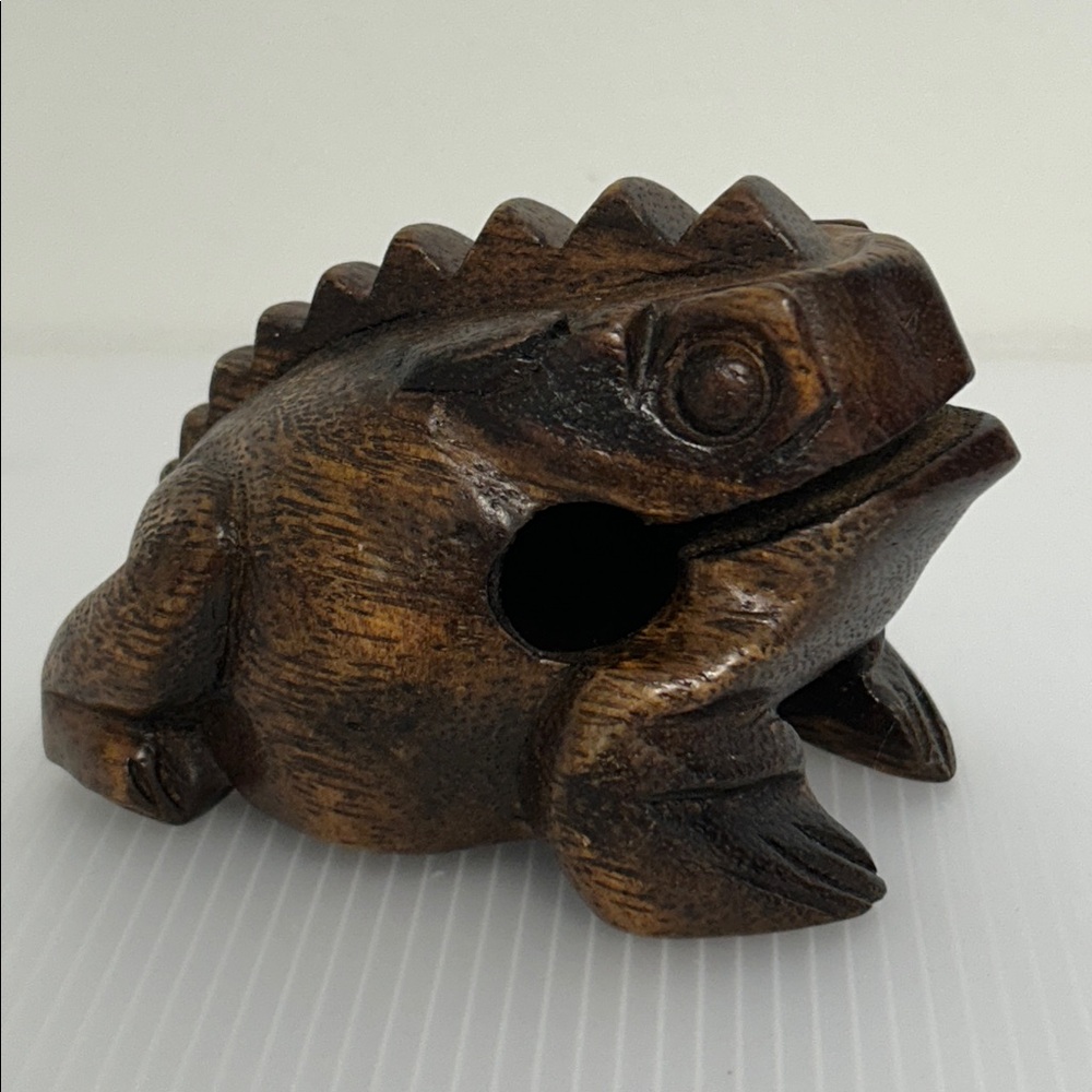Vintage Handcrafted Handcarved Wooden Frog   Rasp Musical Instrument No Stick